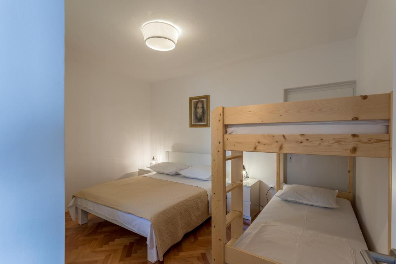 Apartments Drago Kovacic أوميس المظهر الخارجي الصورة